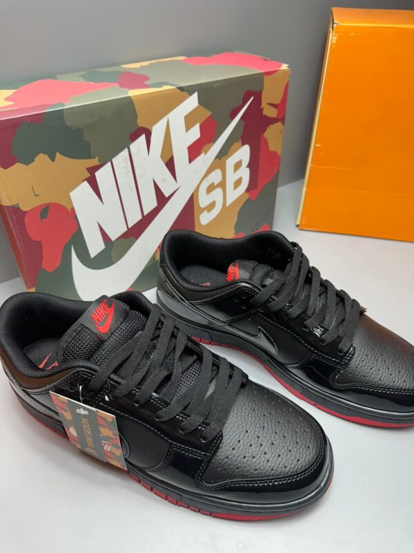 Nike | SB Dunk Low Siyah & Kırmızı Deri Sneaker - Görsel 3