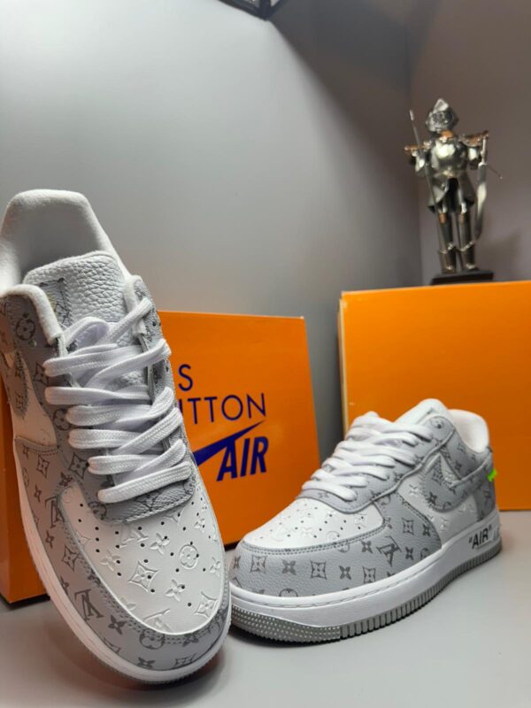 Louis Vuitton x Nike | Air Force 1 Monogram Desenli Beyaz/Gri Sneaker - Görsel 3