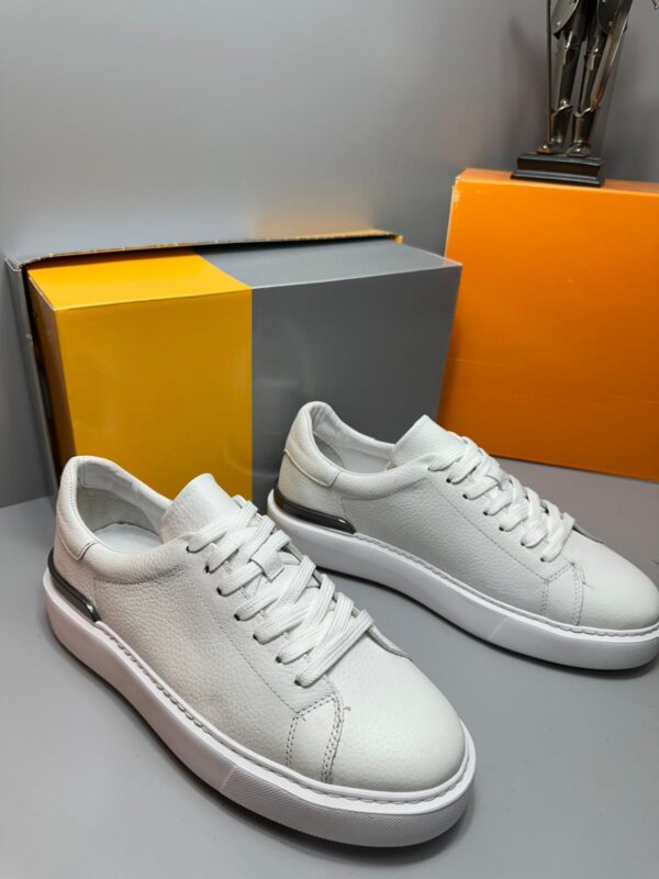Prada | Hakiki Deri Beyaz Sneaker Metal Topuk Detaylı 2025 - Görsel 5
